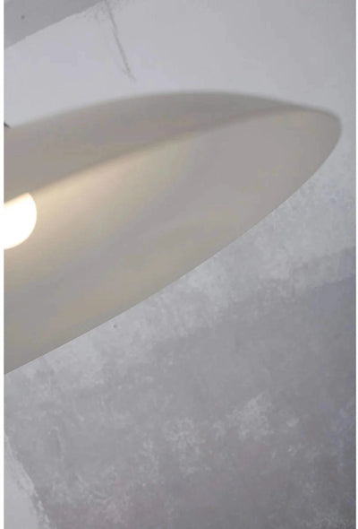 Hanglamp Hanover van it's about RoMi in grijs, vierkant ontwerp, afmetingen 40x40x22 cm, zichtbaar in de afbeelding.
