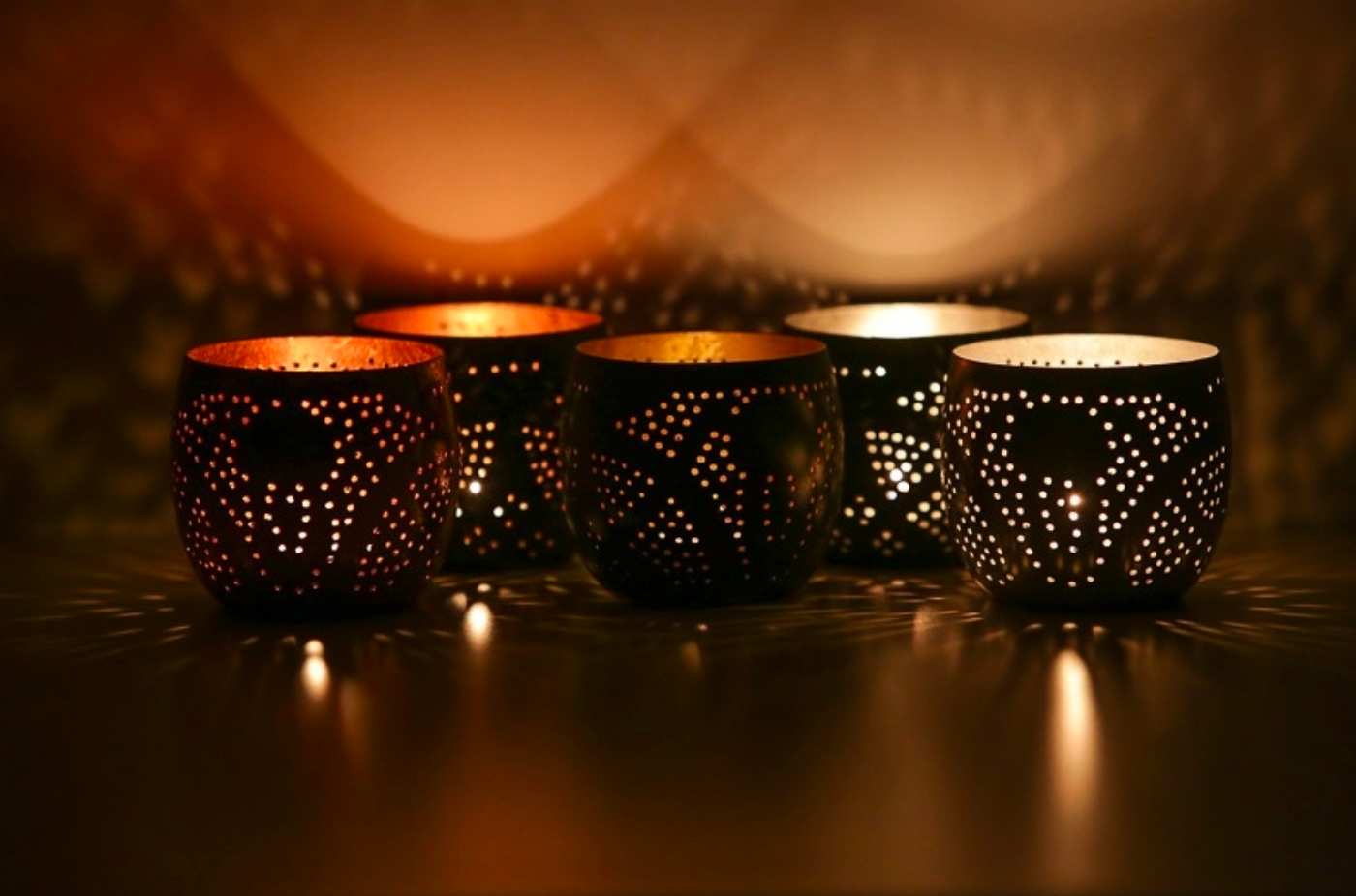 oosterse waxinehouder bol - filigrain stijl zwart-goud - depauwwonen