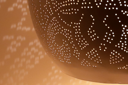 Hanglamp Ameera wit/goud bol - in 2 diameters verkrijgbaar - depauwwonen