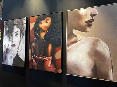 Annelies schilderij rechthoek vrouw van PTMD, kleurrijk kunstwerk met abstracte vrouwenfiguur, hangend aan de muur.