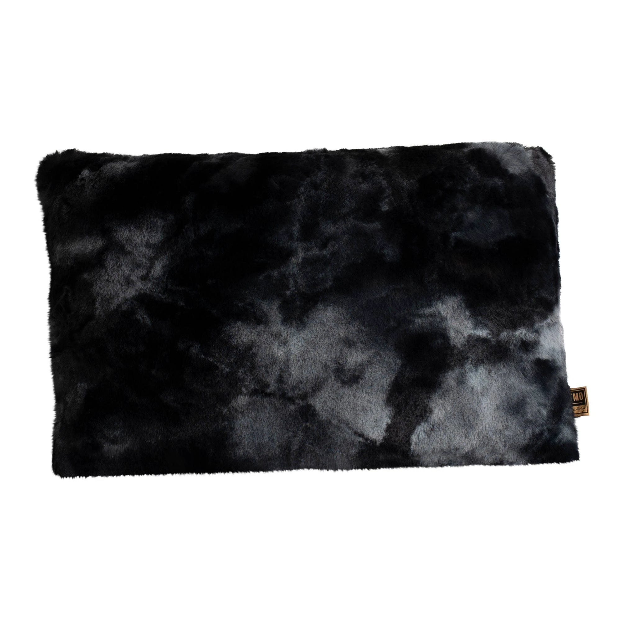 Rechthoekig zwart faux fur kussen van PTMD met zachte, pluizige textuur en stijlvolle uitstraling.
