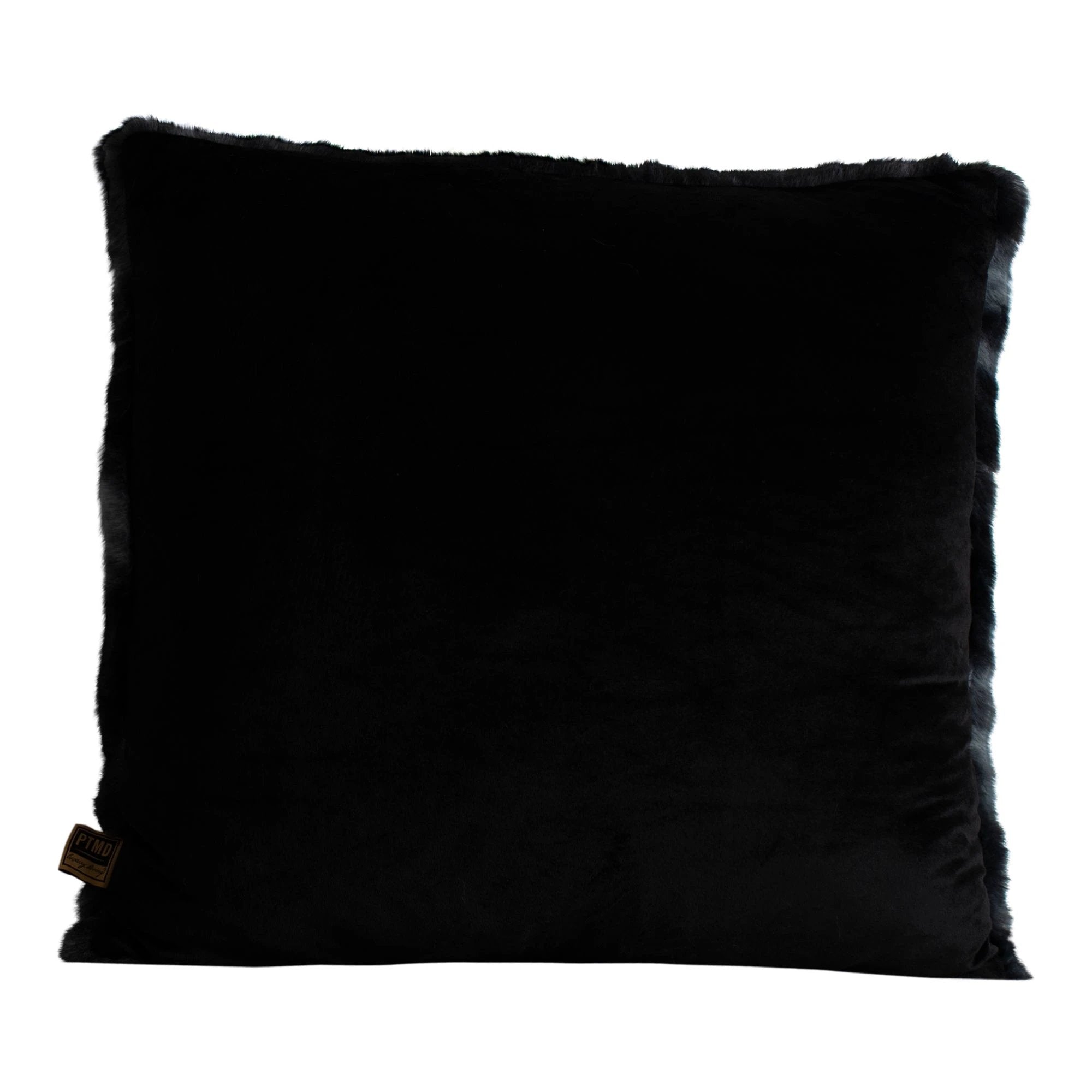 Zwart faux fur vierkant kussen van PTMD met zachte textuur en luxe uitstraling, geschikt voor woonkamer of slaapkamer.