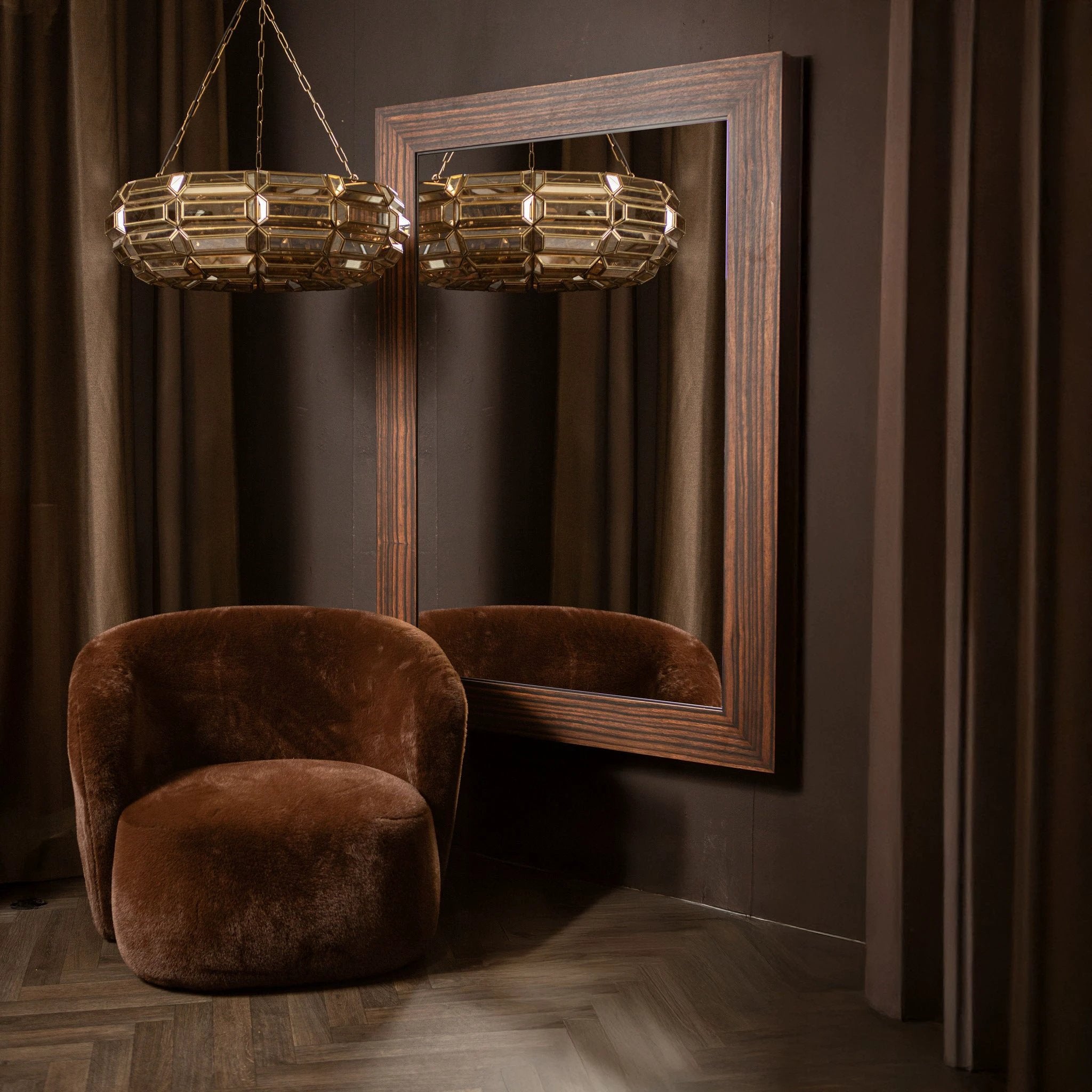 Bruine houtfineer spiegel in rechthoekige vorm van PTMD, elegante muurdecoratie met houten afwerking.