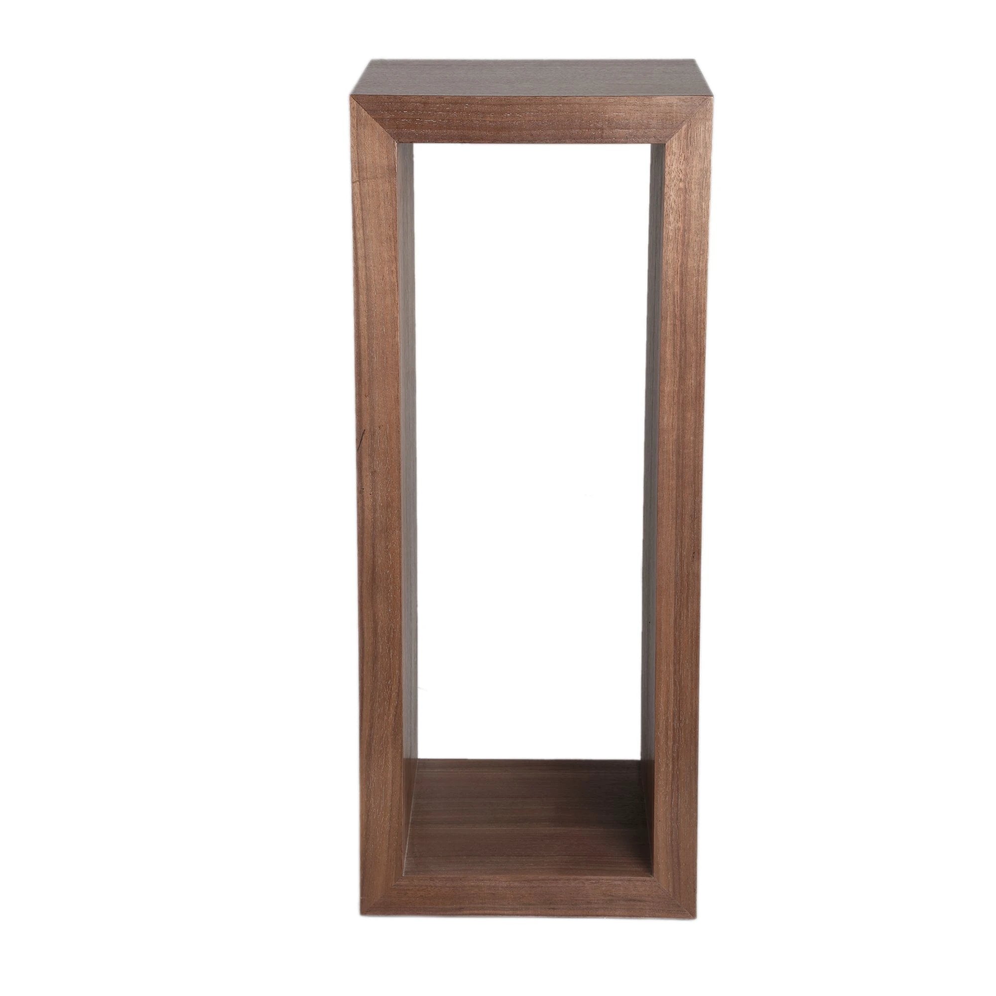 Natuurlijke houten zuil met open structuur van PTMD, decoratief en stijlvol voor interieur of tuin.
