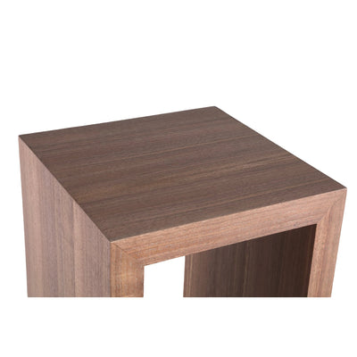 Natuurlijke houten zuil met open ontwerp van PTMD, stijlvolle decoratieve accessoire voor interieur.