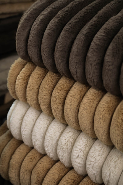 Hadi Bruin geribbeld nepbont klein - depauwwonen