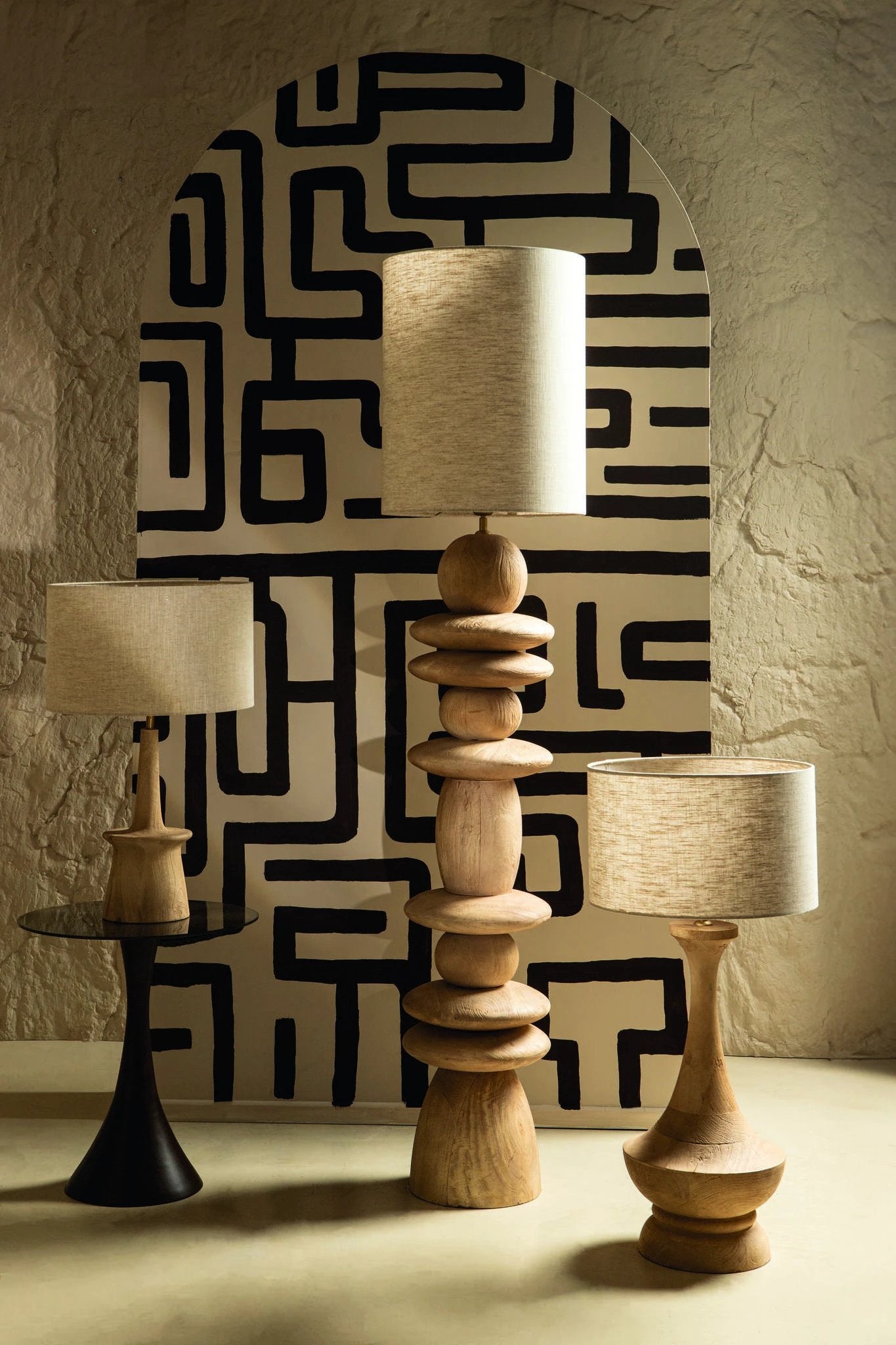 Caelin Natuurlijke tafellamp van mangohout smal rond. by PTMD