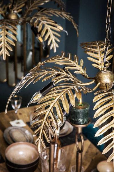 Moira Gouden metalen hanglamp met brede palmbladeren by PTMD
