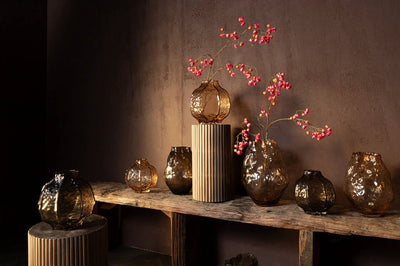 Narin Cream onregelmatig gevormde glazen vaas L by PTMD