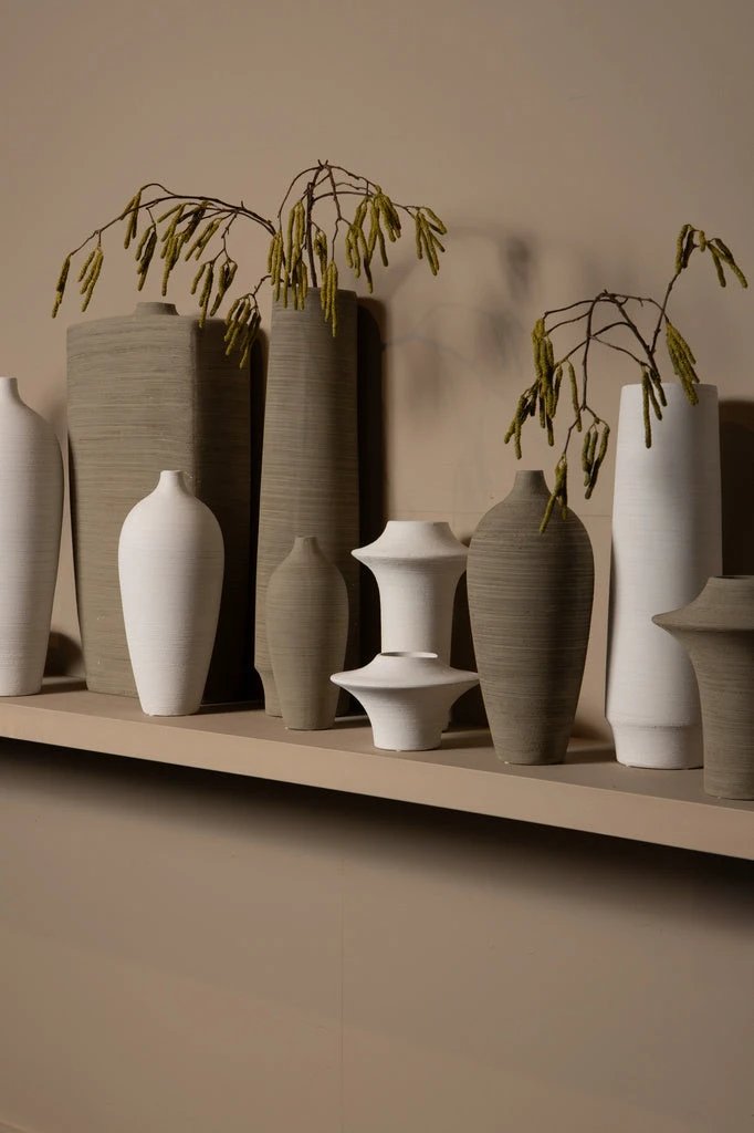 Cavinn Beige matte keramische flesvaas XL by PTMD