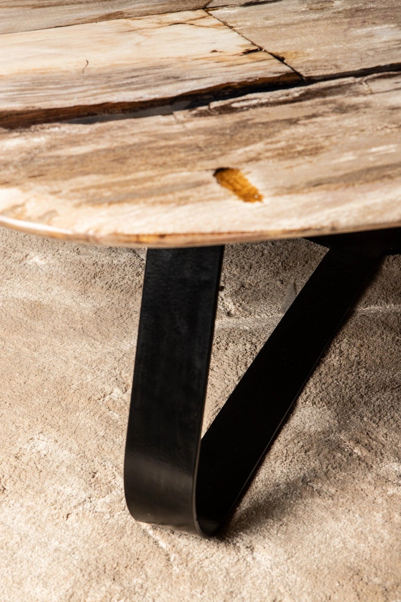 Deeba Salontafel Versteend Hout 95cm by PTMD