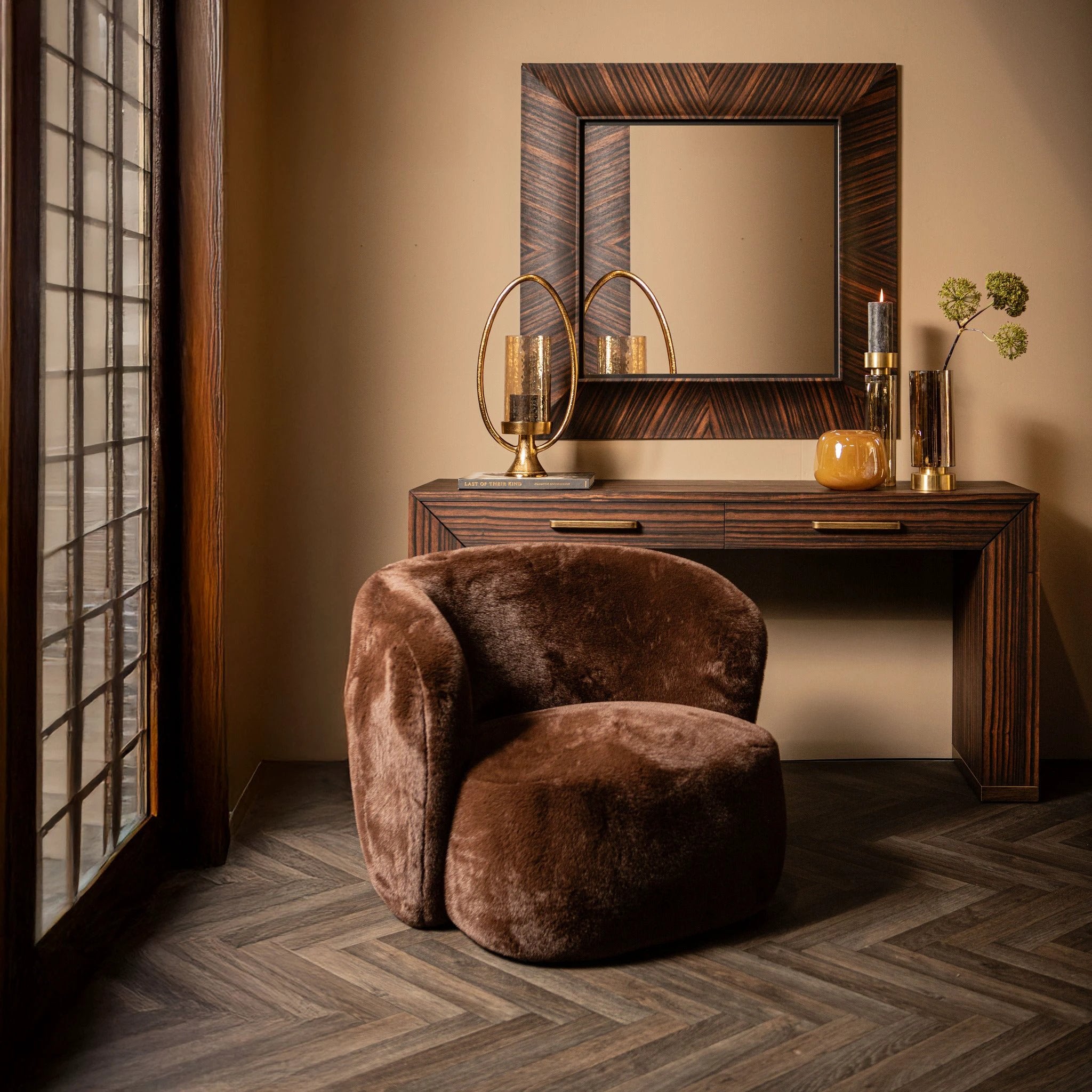 Gezzy Bruine Houten Spiegel Krul Frame Vierkant by PTMD