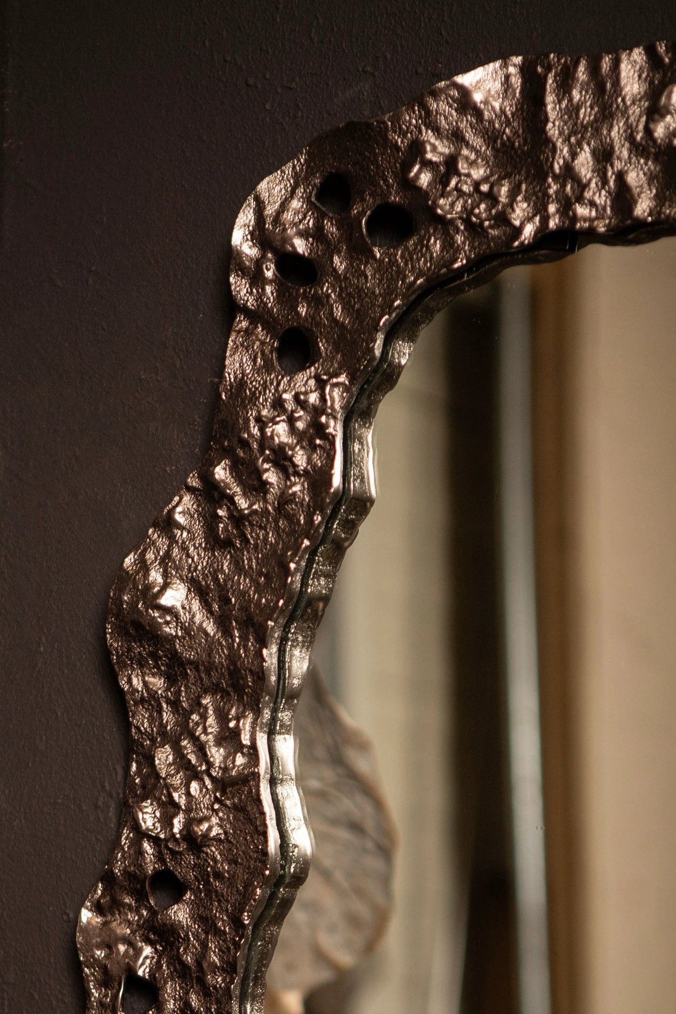 Kariss Bronzen Gegoten Alu Spiegel Ruwe Ovale Vorm by PTMD