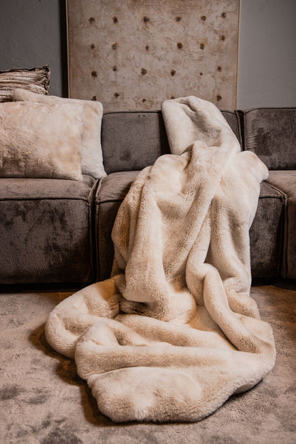 Linde Offwhite Imitatiebont Plaid In Geschenkverpakking 150 X 200 - depauwwonen