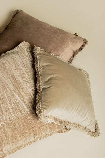 Nous Beige Velvet Kussen Met Franjes L - depauwwonen