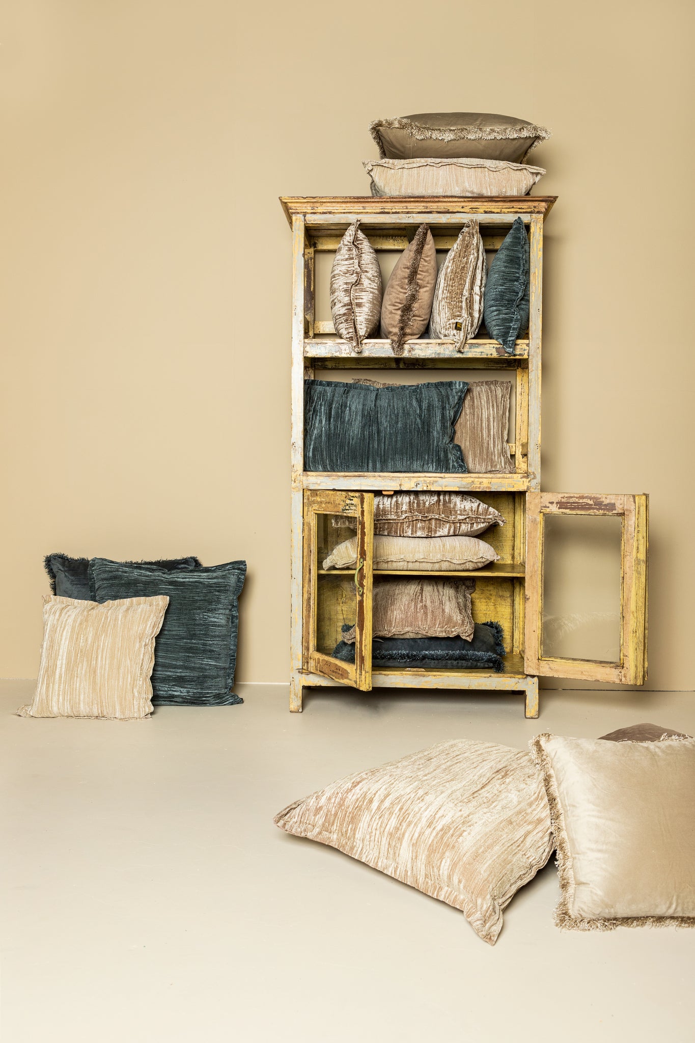 Nous Beige Velvet Kussen Met Franjes S - depauwwonen