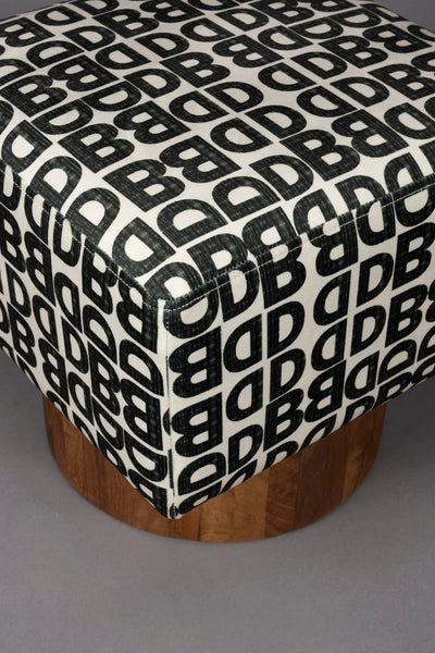 Poef Monogram by Dutchbone