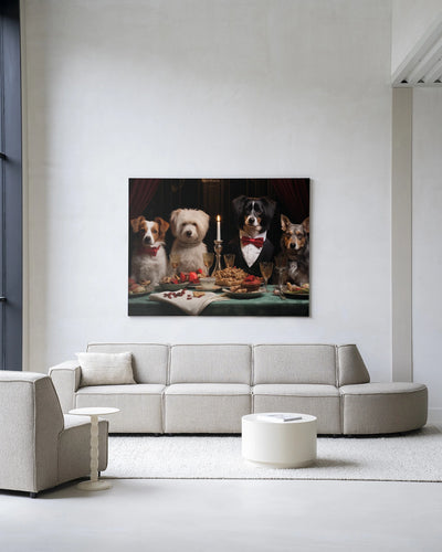Moderne wanddecoratie met een kunstprint van een hondendiner, ontworpen door Urban Cotton, geschikt als wandkleed of glasart.