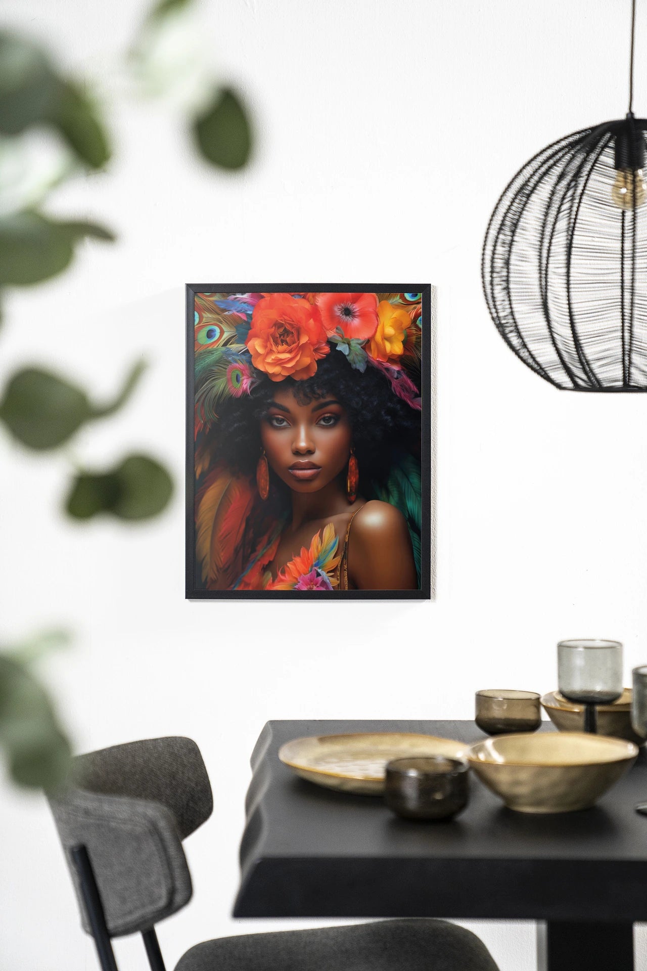 Moderne wanddecoratie van Urban Cotton met Adesewa kunstprint in zwart houten frame, geschikt als glasart en wandkleed.