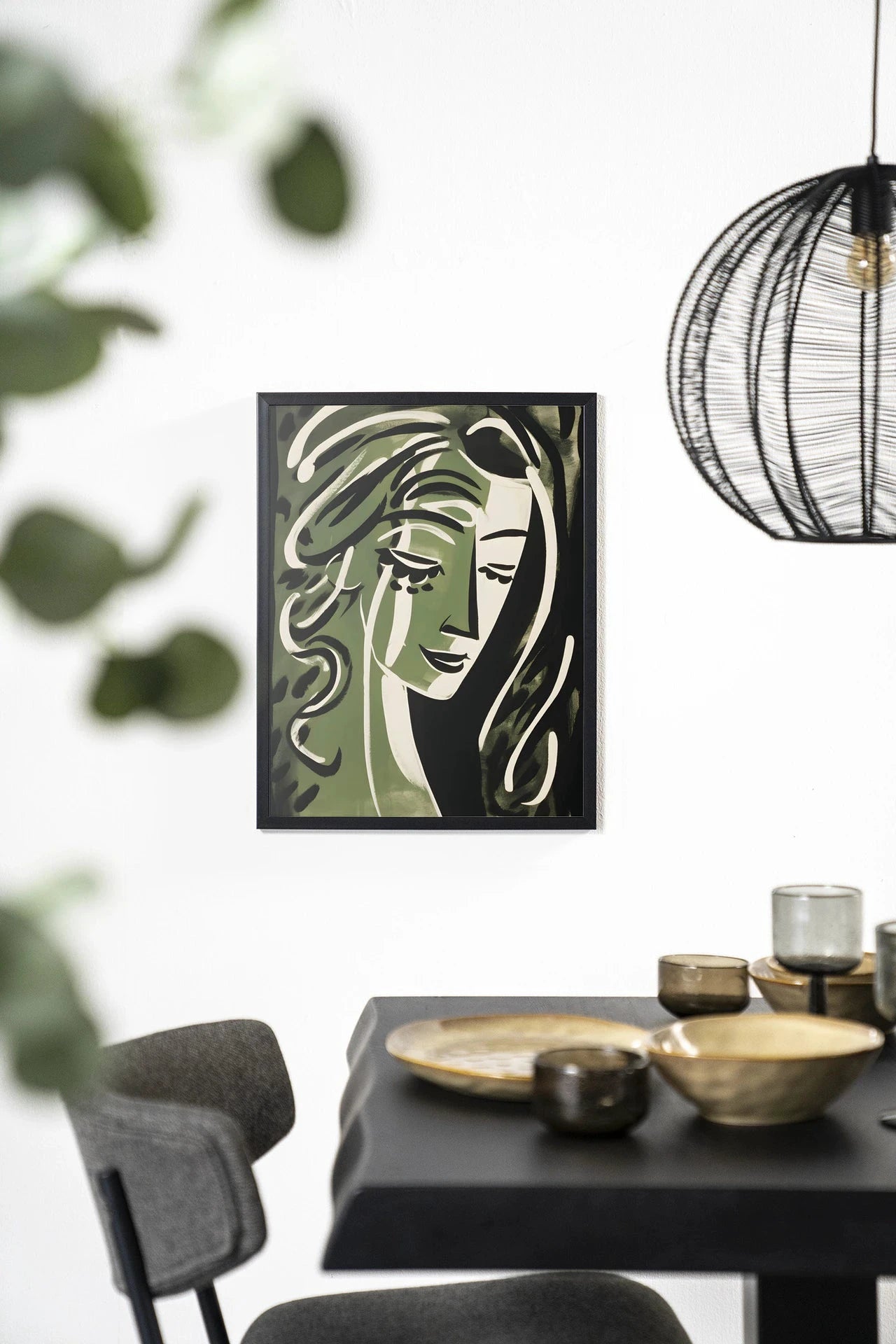 Moderne wanddecoratie van Urban Cotton met kunstprint en houten frame in zwart, geschikt als glass art en wandkleed.