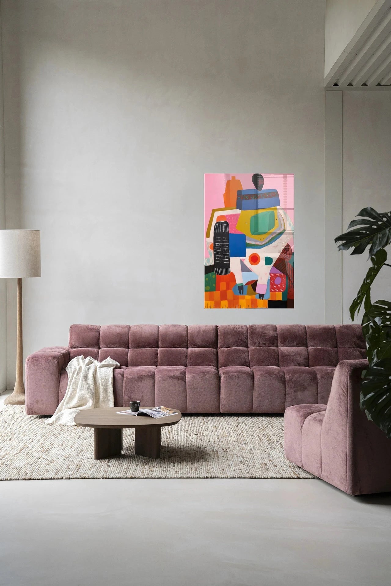 Moderne glasartwork 'Battle of Colour' van Urban Cotton, kleurrijk kunstwerk als wanddecoratie in een modern interieur.