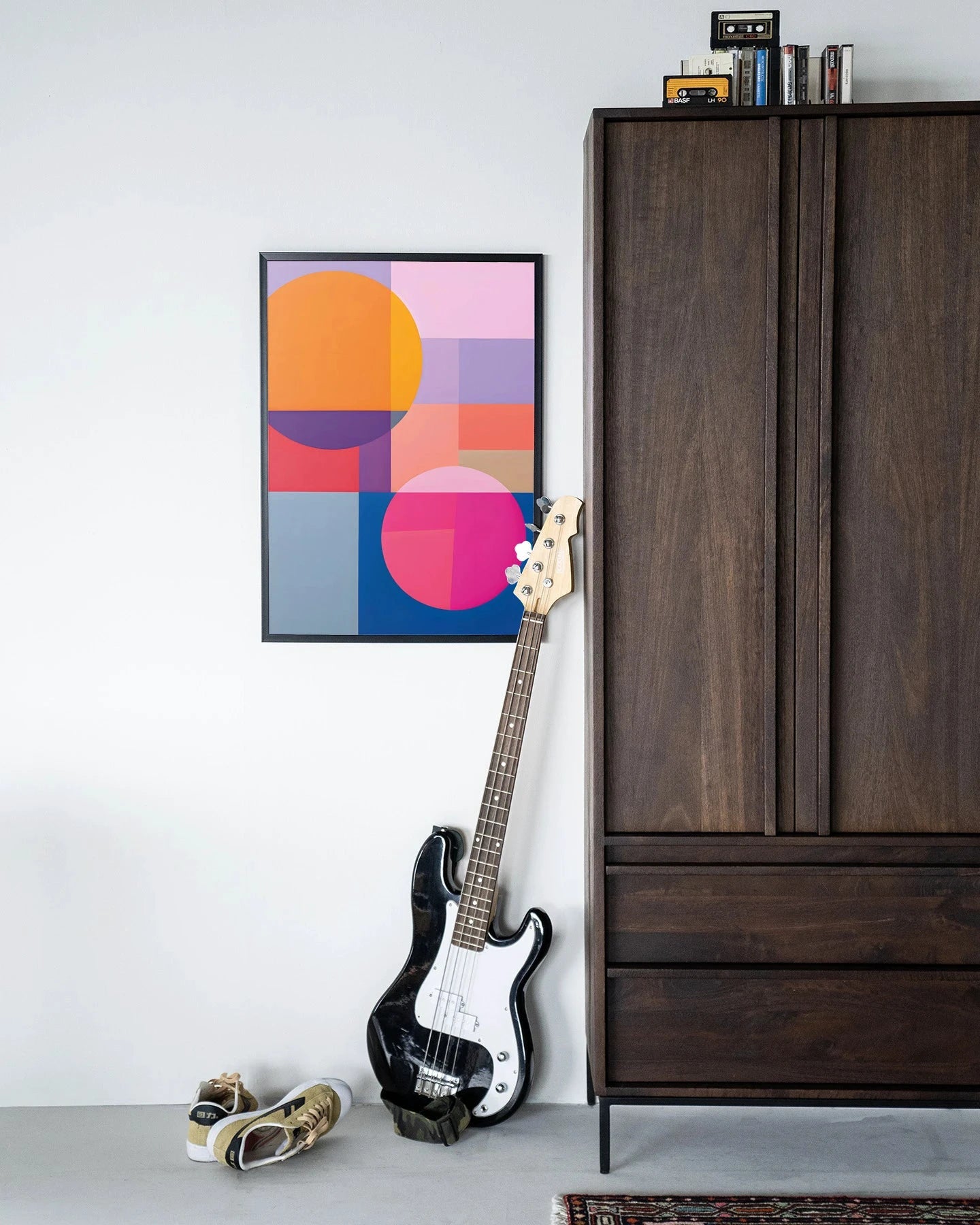 Moderne wanddecoratie door Urban Cotton met zwart houten frame, inclusief artprint, glas kunst en wandkleed in een gecombineerde kunstwerk