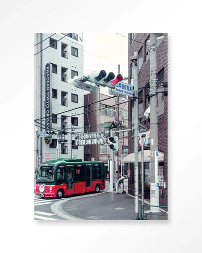 Moderne wanddecoratie van Urban Cotton met kunstprint, glazen kunst of wandkleed met busmotief voor stijlvolle interieurversiering