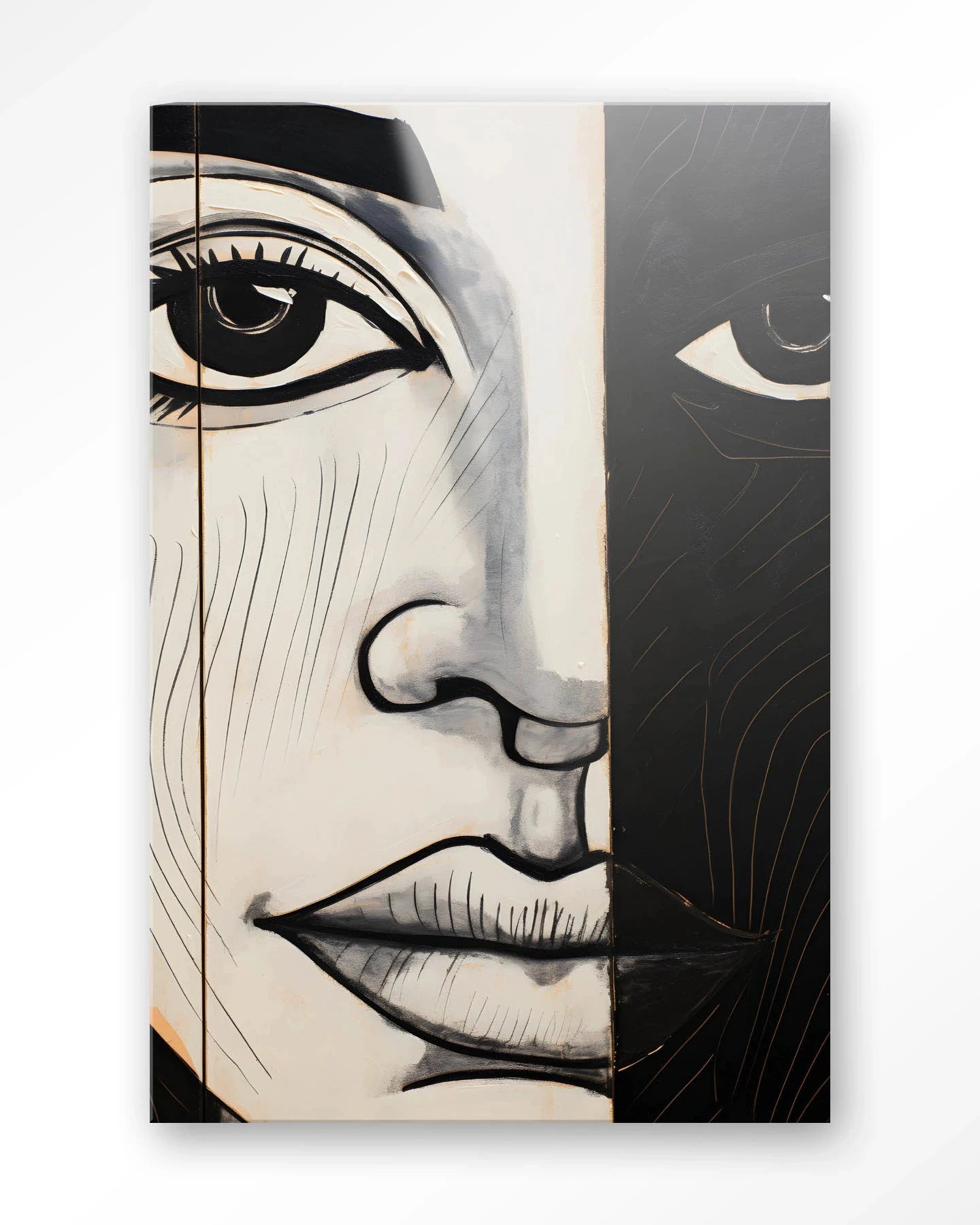 Moderne wanddecoratie van Urban Cotton met glas artprint en wandkleed, abstract kunstwerk met contrastkleuren op muur.