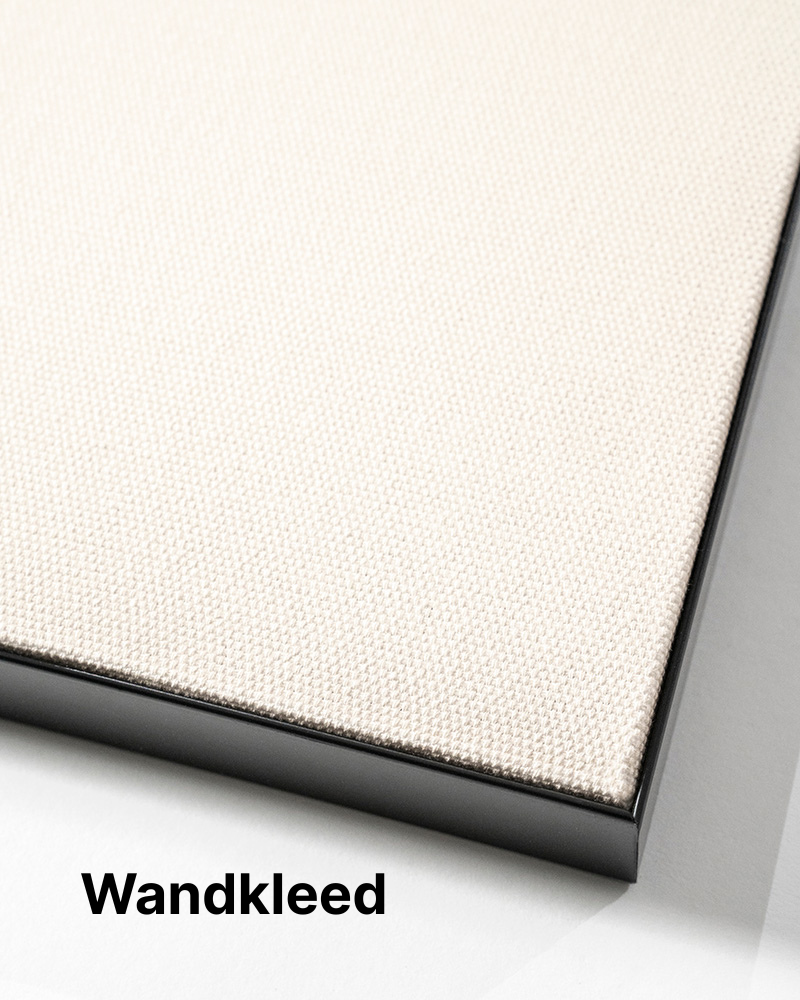 Moderne wanddecoratie van Urban Cotton met kunstig wandkleed en glasart, geschikt als stijlvolle muurversiering in elk interieur