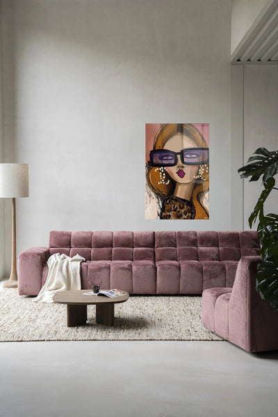 Moderne wanddecoratie van Urban Cotton met glaskunst en artprint met een vrouwelijke Diva, geschikt als wandkleed of kunststuk.