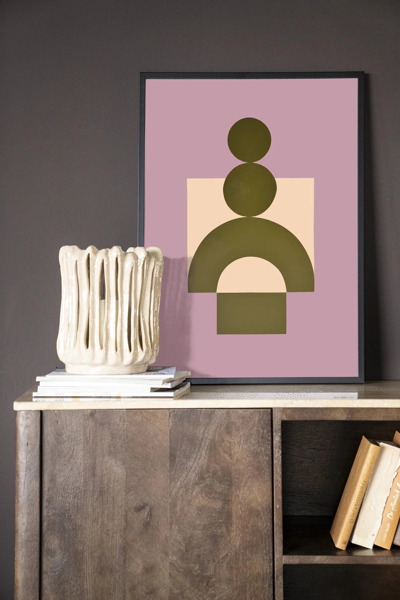 Moderne kunstwanddecoratie Forma 3 Lilac met houten frame, zwart en glas Artprint en wandkleed van Urban Cotton