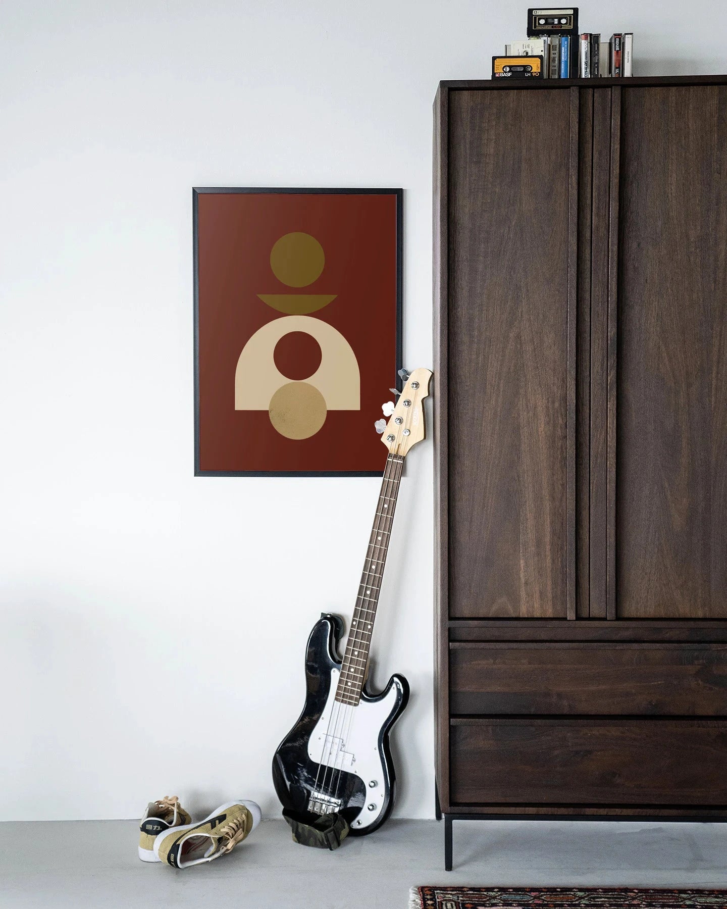 Moderne kunstwanddecoratie Forma 4 Red van Urban Cotton met houten lijst en zwart glas, abstract kunstprint voor op de muur