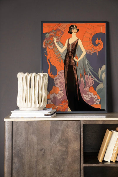 Moderne wanddecoratie met kunstprint van Gatsby Lady door Urban Cotton, ingelijst in zwart houten frame, geschikt voor interieurdecoratie