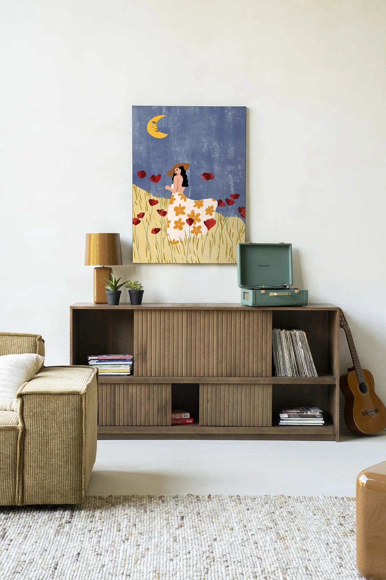 Moderne wanddecoratie met een kunstprint van een meisje in een klaprozenveld, inclusief glasart en wandkleed, door Urban Cotton.