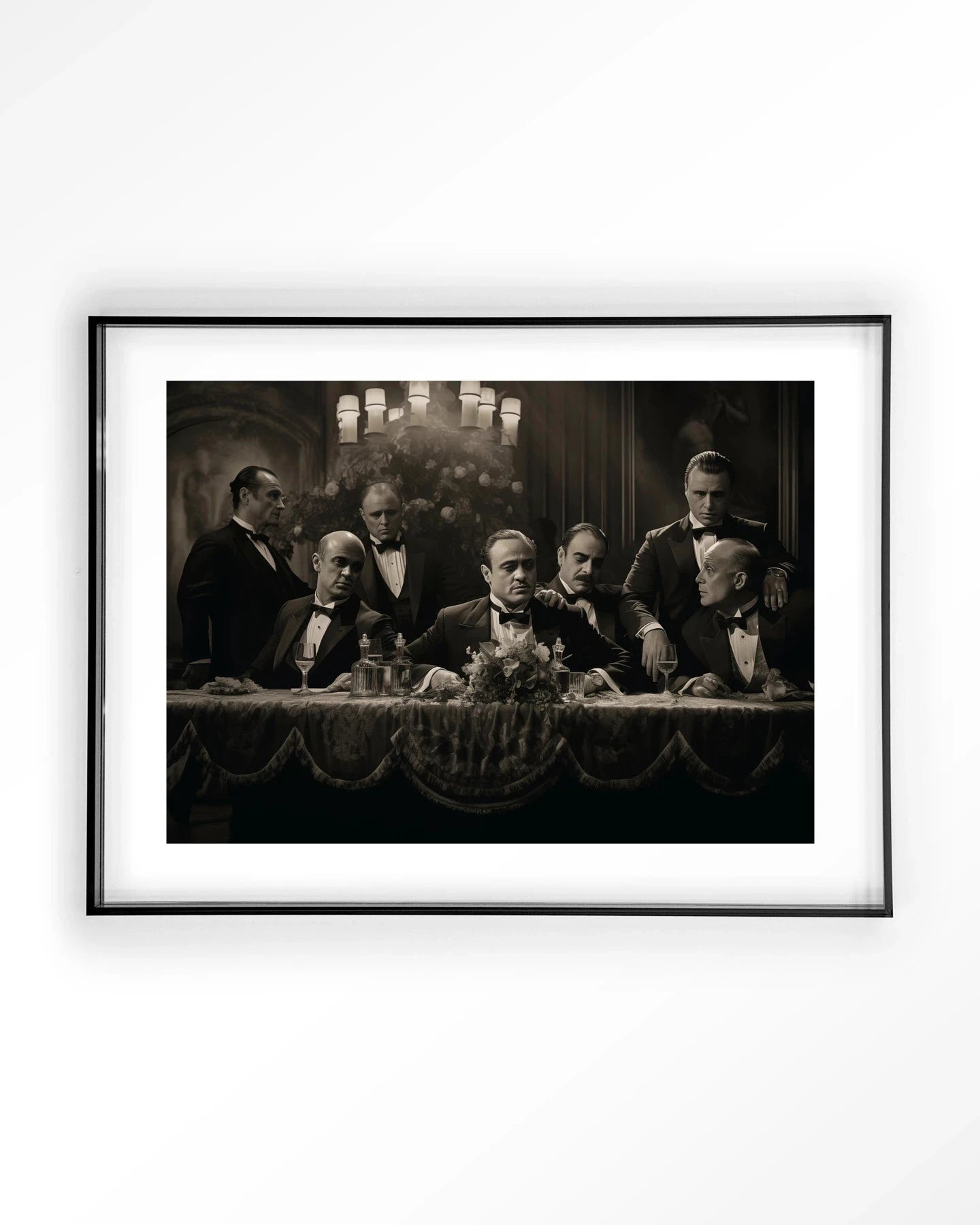 Moderne wanddecoratie van Urban Cotton met kunstprint, glas en wandkleed, geïnspireerd door Godfathers Table, zwart frame.