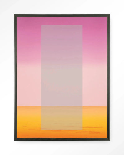 Moderne wanddecoratie Gradient 2 van Urban Cotton, inclusief wandkleed met zwart frame en abstract kunstprint.
