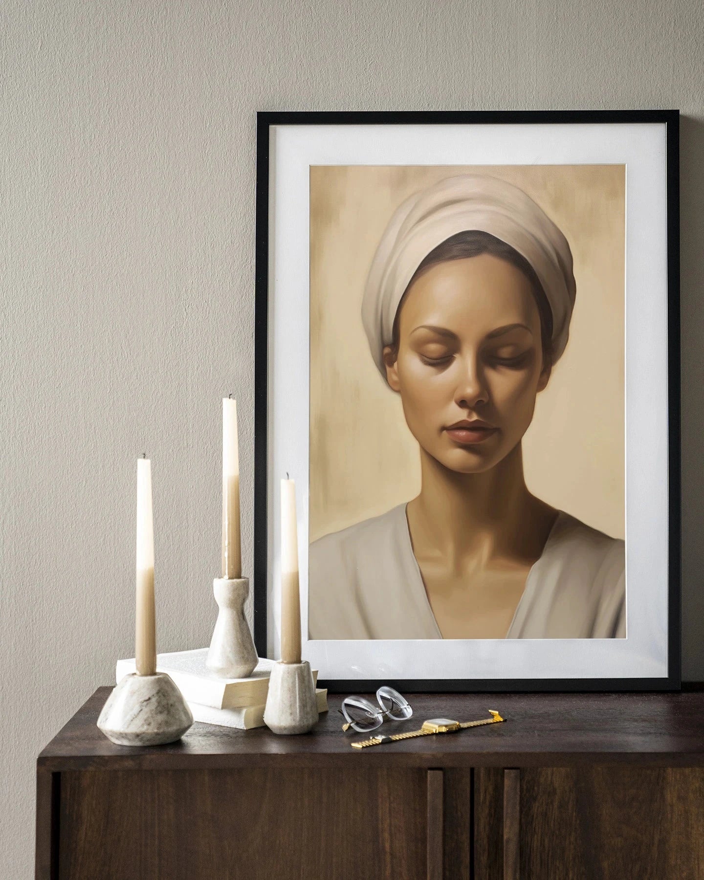 Moderne houten wanddecoratie van Urban Cotton met zwart frame, artprint en glas voor een stijlvolle interieuraccent.