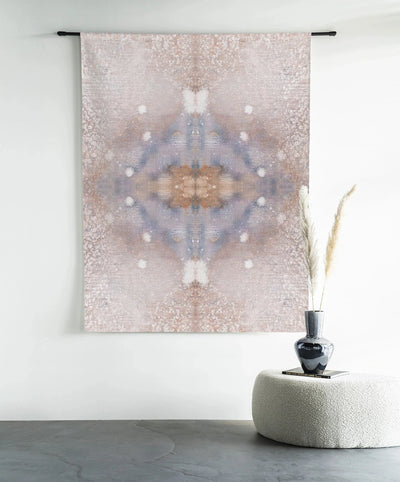 Moderne wanddecoratie van een Iberische lynx op een wandkleed met ronde buis, door Urban Cotton, kunst voor muurversiering