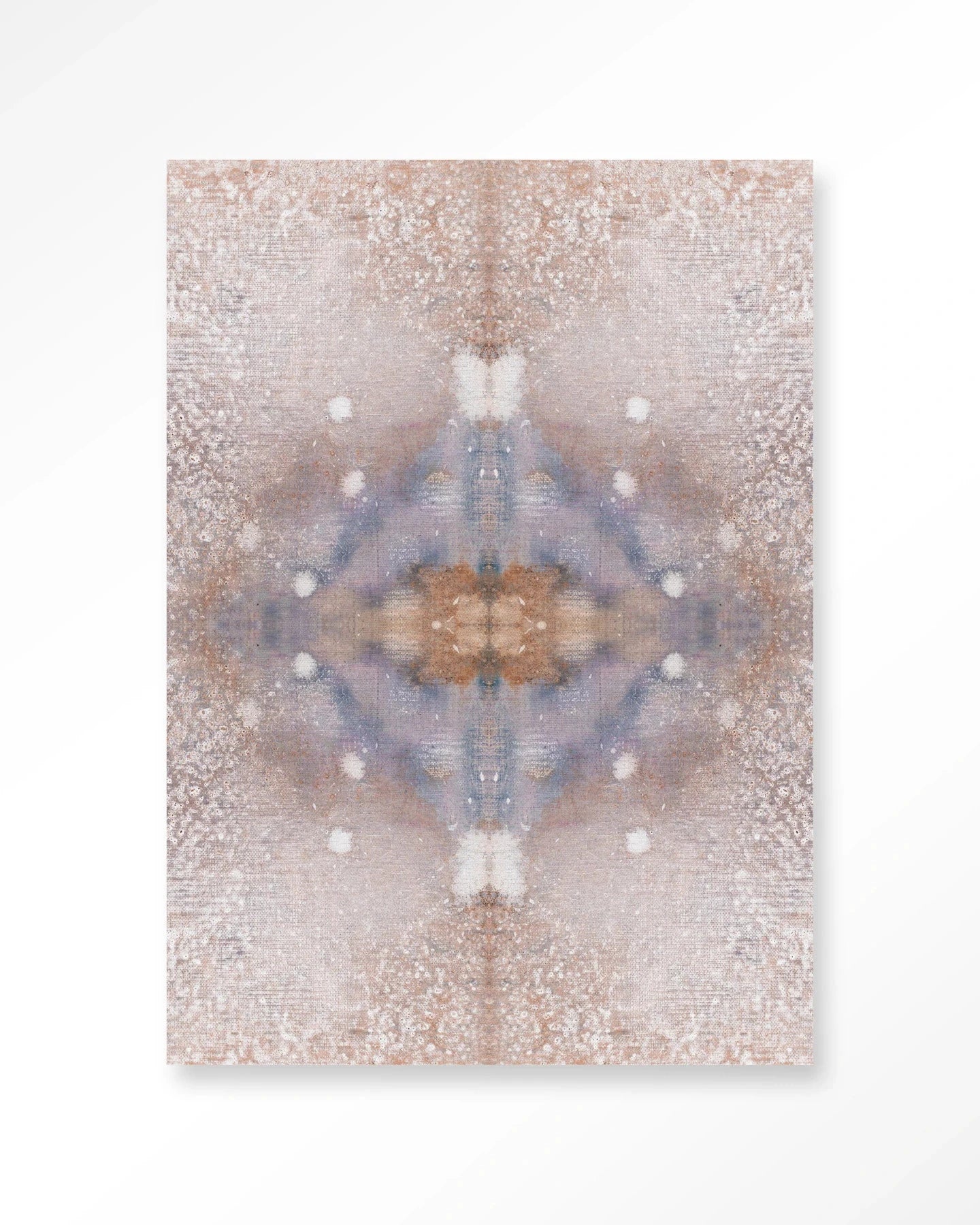 Moderne wanddecoratie met Iberische lynx kunstprint, glasart en wandkleed van Urban Cotton, kleurrijke en stijlvolle muurversiering.