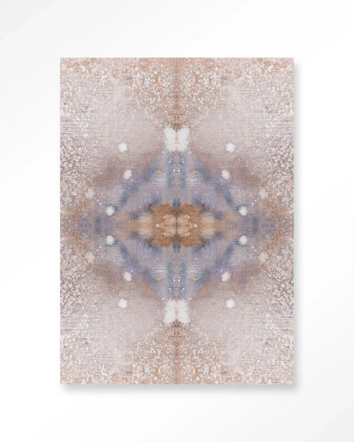 Moderne wanddecoratie met Iberische lynx kunstprint, glasart en wandkleed van Urban Cotton, kleurrijke en stijlvolle muurversiering.