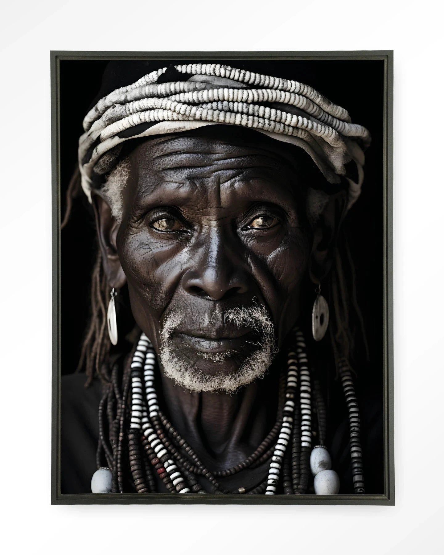 Moderne wanddecoratie van Urban Cotton met Kabila kunstprint, glas art en wandkleed in zwart frame, abstract en eigentijds.