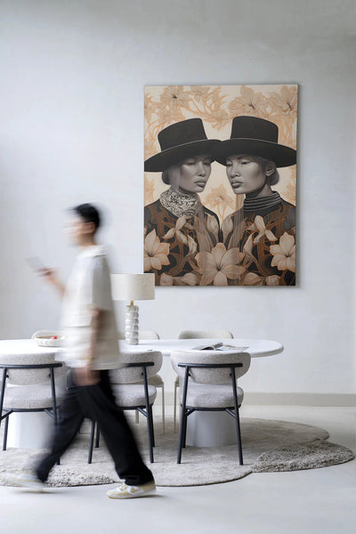 Moderne wanddecoratie van Urban Cotton met Lady Garden kunstprint en wandkleed, kleurrijk kunstwerk voor in huis.
