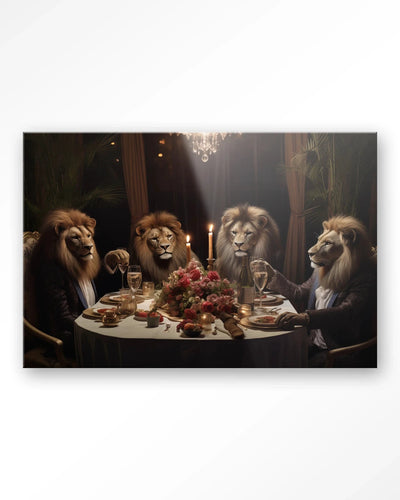 Moderne wanddecoratie met kunstprint van een leeuwen diner, gemaakt van glas door Urban Cotton.