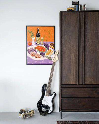Moderne Mediterrane kunstprint 'Mediterranean Table' met houten frame en zwart glas, wanddecoratie van Urban Cotton.