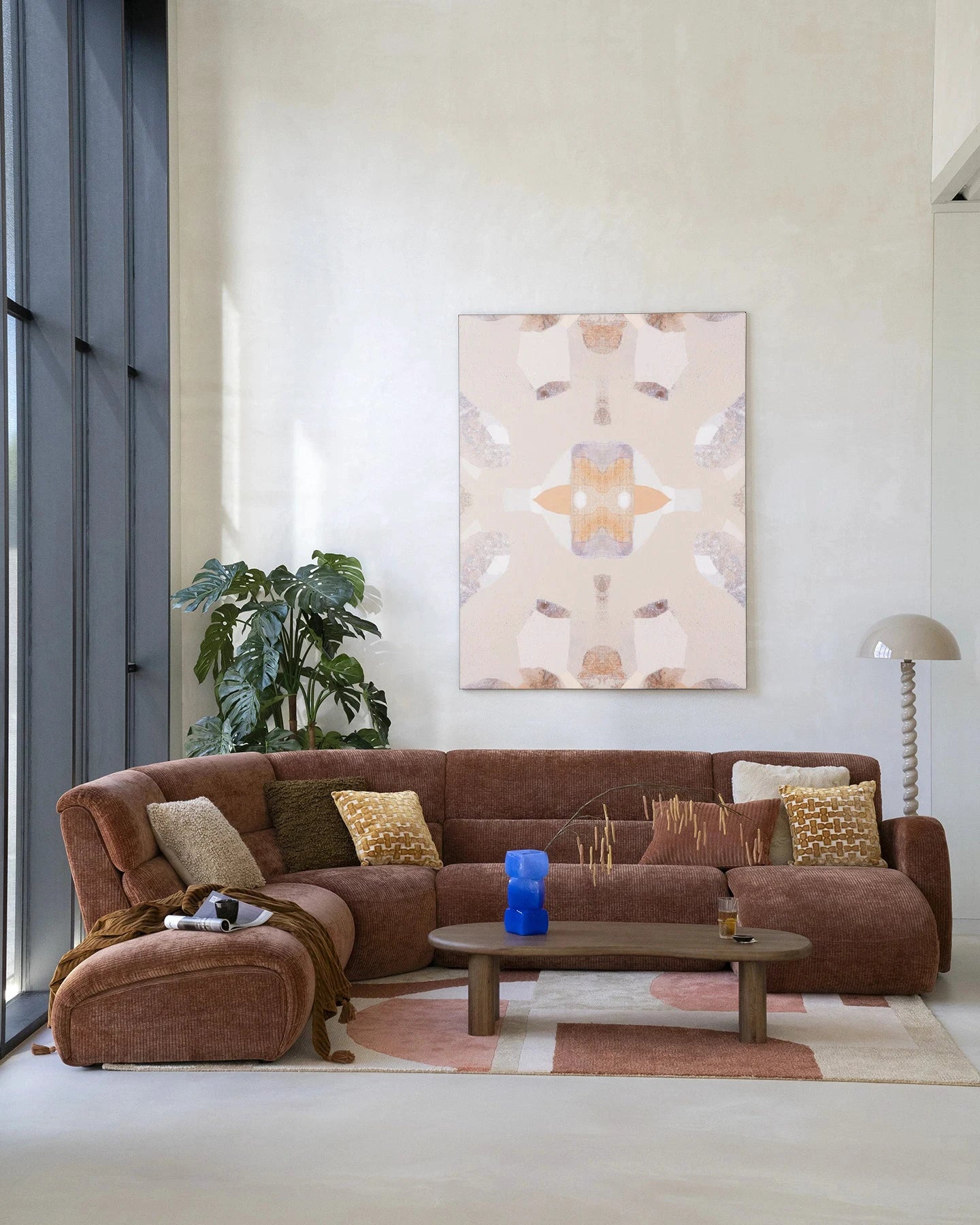 Moderne wanddecoratie met afbeelding van bergleeuw op wandkleed van Urban Cotton, geschikt als kunstdecoratie voor thuis.