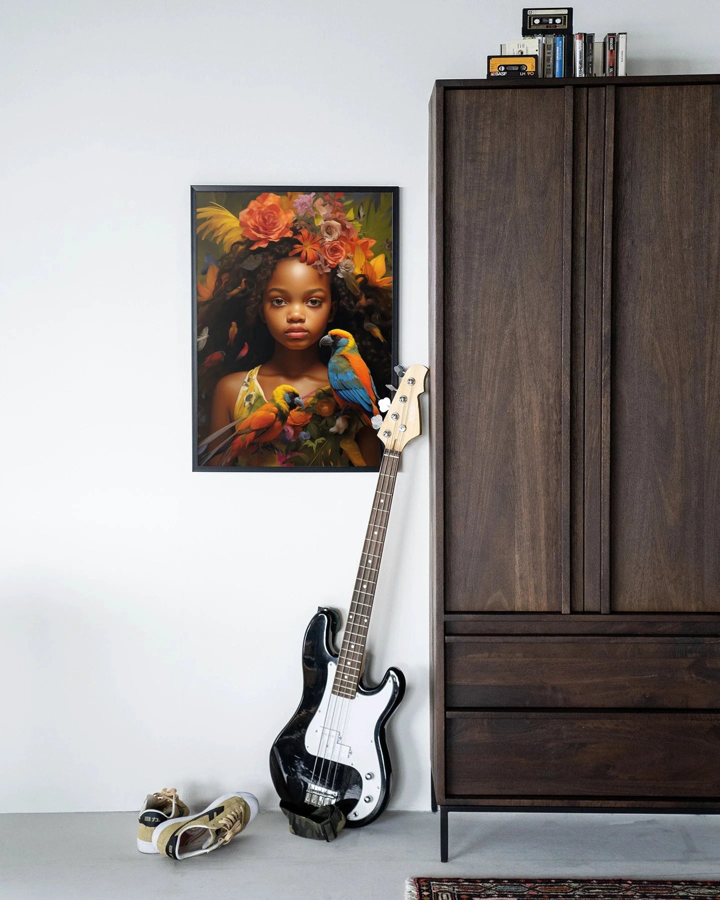 Moderne wanddecoratie van Urban Cotton met houten frame, zwart artprint en glas voor een stijlvolle inrichting.