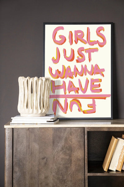 Moderne wanddecoratie van Urban Cotton met tekstkunst op houten frame en zwart glas, geschikt als kunstprint of wandkleed.