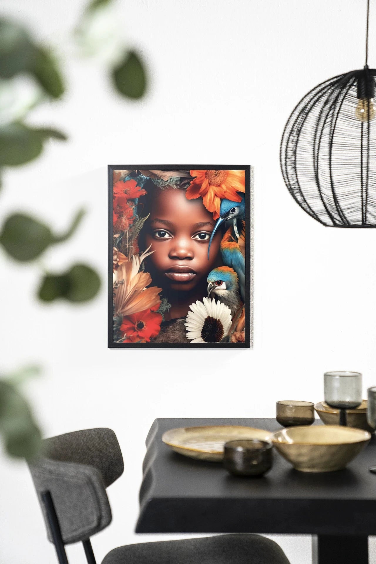 Moderne wanddecoratie van Urban Cotton met Paradise Bird kunstprint, houten lijst en zwart frame voor in huis.