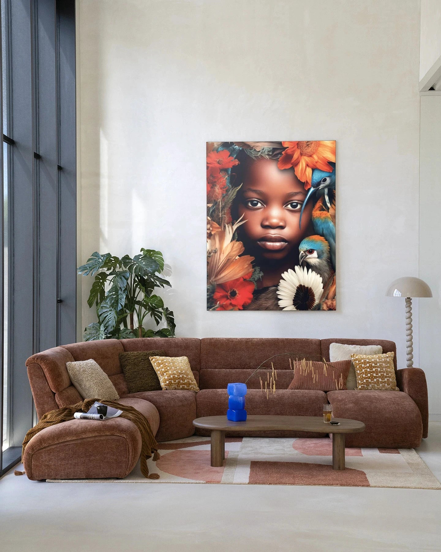 Moderne wanddecoratie met paradijsvogel, kunstwerk van Urban Cotton, inclusief wandkleed en glasart, kleurrijk en opvallend.