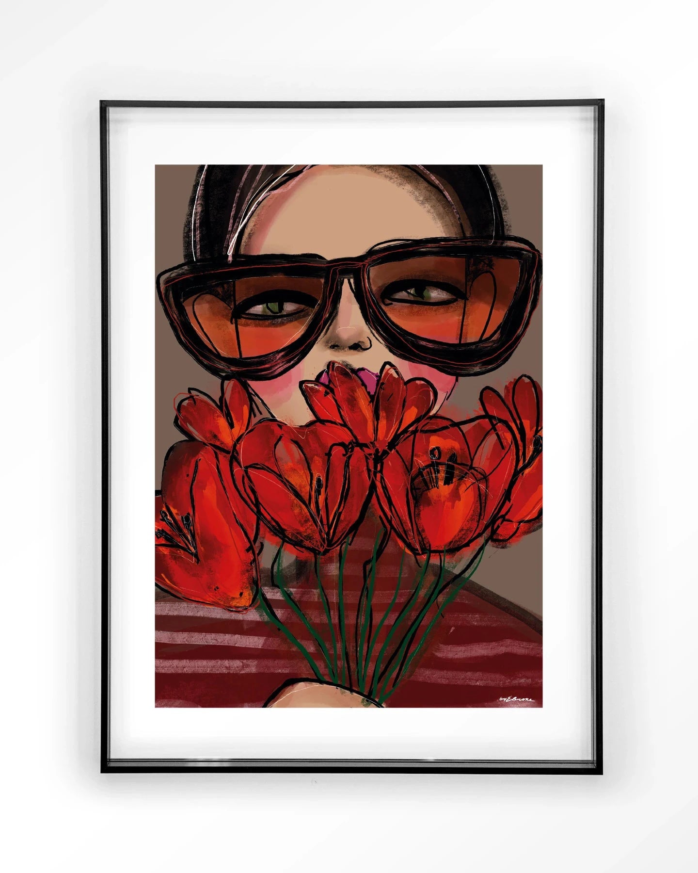 Moderne Poppy kunstprint met zwart acryl frame, wanddecoratie van Urban Cotton met glasart en wandkleed in stijlvolle interieurstijl.
